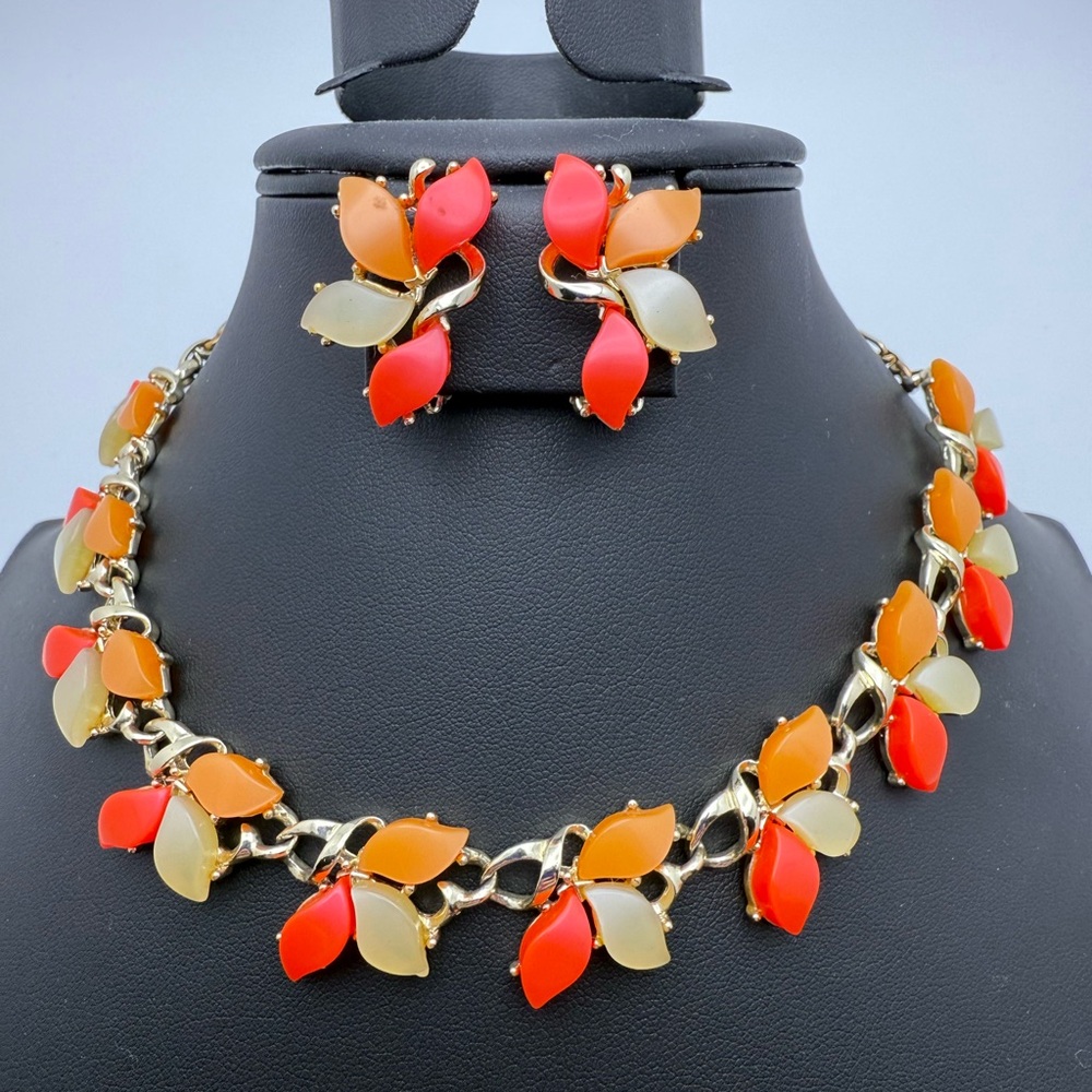Thermoset Vintage Moonglow Leaf Necklace & Earrings Set EU